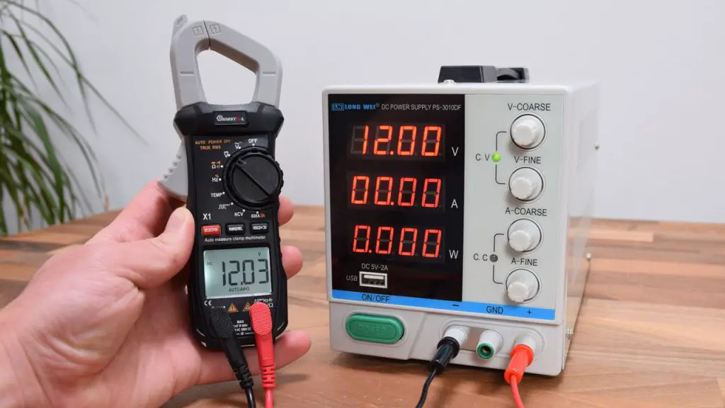 Fuente de alimentación CC ajustable 0-30V, 0-10A probada - LONG WEI PS-3010DF Fuente de alimentación CC ajustable 0-30V, 0-10A probada - LONG WEI PS-3010DF