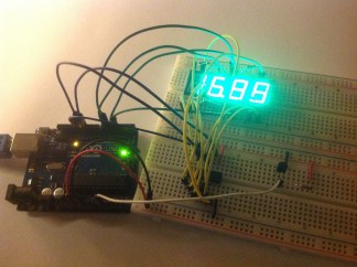 Arduino: visualización de temperatura en 7 segmentos de 4 dígitos (ánodo común)