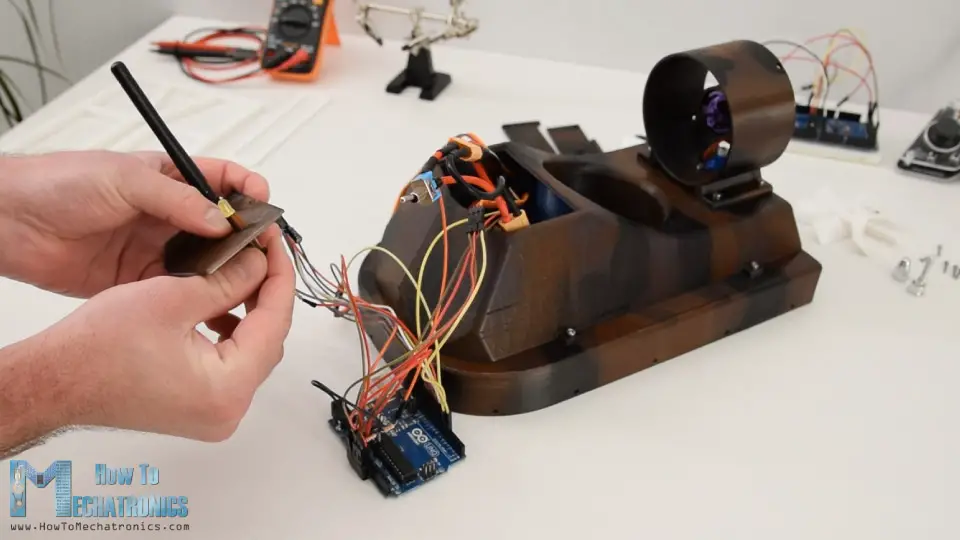 Aerodeslizador RC basado en Arduino DIY