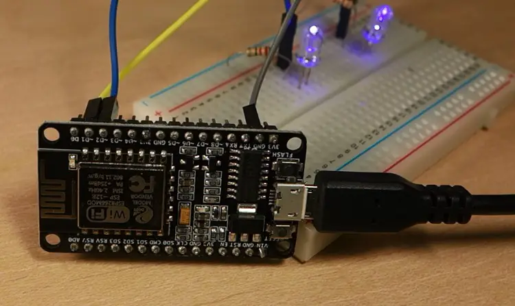 Construya un servidor web ESP8266: código y esquemas (NodeMCU)