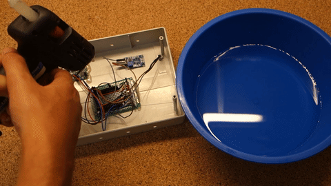 4 trucos con pegamento caliente para tus proyectos de electrónica
