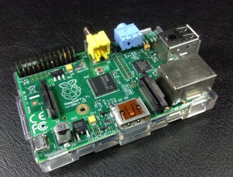 Accesorios Raspberry Pi: desempaquetado de la placa de cámara Piface y Pi NoIR