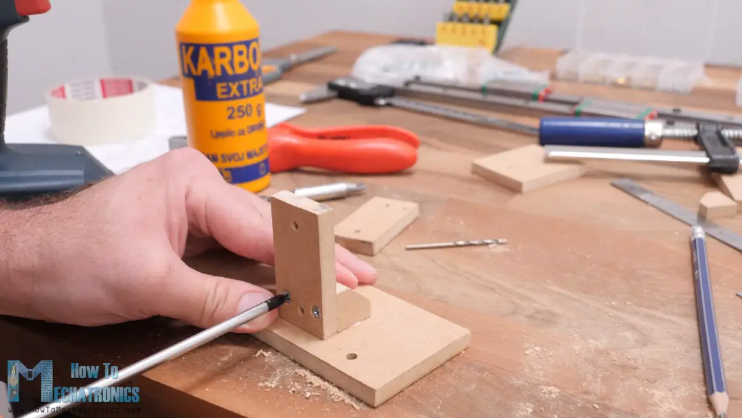 La máquina CNC más sencilla con la menor cantidad de piezas posible: grabador láser de bricolaje