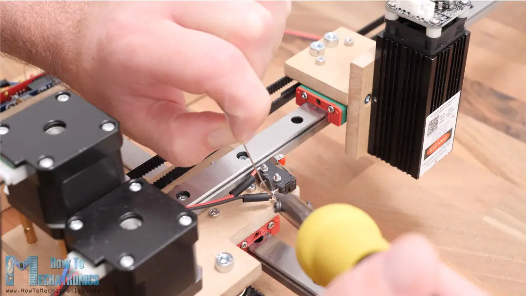 La máquina CNC más sencilla con la menor cantidad de piezas posible: grabador láser de bricolaje