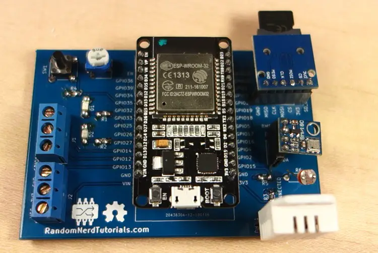 Construya un escudo de estación meteorológica ESP32 todo en uno