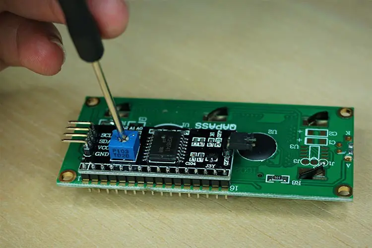 Cómo utilizar I2C LCD con ESP32 en Arduino IDE (compatible con ESP8266)