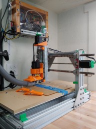 Enrutador CNC de pórtico fijo con suministros industriales antiguos