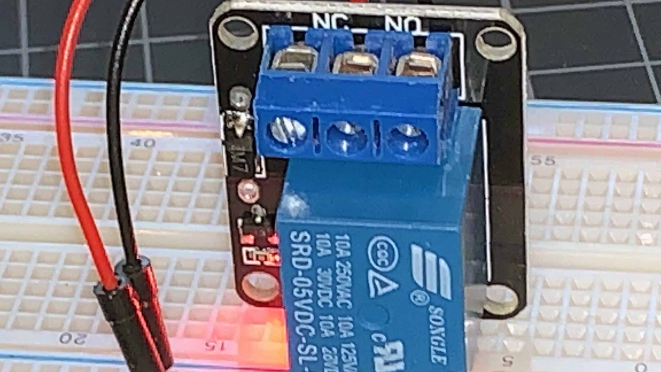 Controle dispositivos de alto voltaje con un Arduino - The Geek Pub