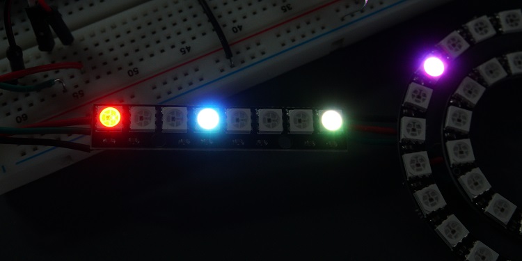 MicroPython: LED RGB direccionables WS2812B con ESP32 y ESP8266