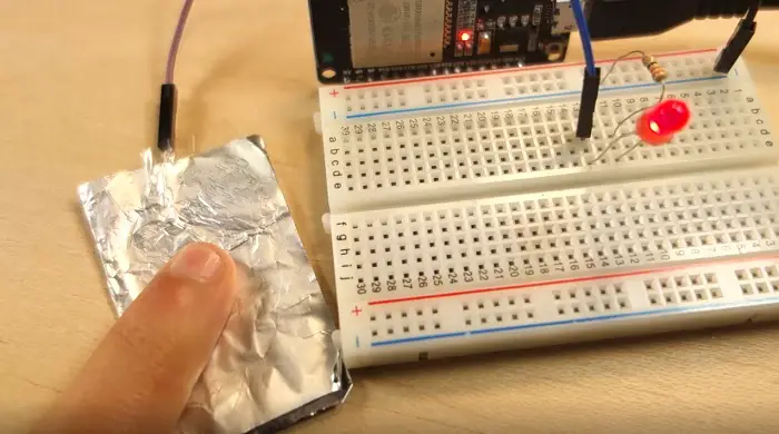 Pines ESP32 para sensores táctiles capacitivos con Arduino IDE Pines ESP32 para sensores táctiles capacitivos con Arduino IDE
