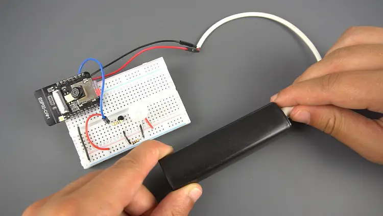 ESP32-CAM Detector de movimiento PIR con grabación de fotografías (guarda en tarjeta microSD)
