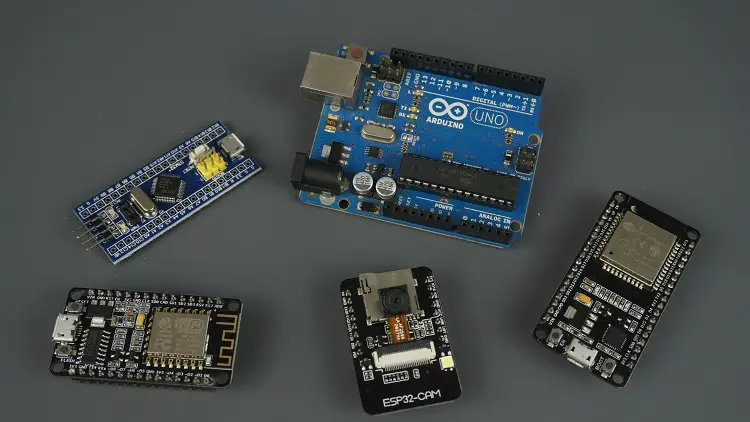 AHORRO DE ENERGÍA EXTREMO (0 µA) activando externamente el microcontrolador: Circuito de autoretención AHORRO DE ENERGÍA EXTREMO (0 µA) activando externamente el microcontrolador: Circuito de autoretención