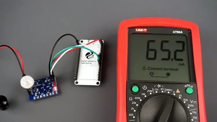 AHORRO DE ENERGÍA EXTREMO (0 µA) activando externamente el microcontrolador: Circuito de autoretención AHORRO DE ENERGÍA EXTREMO (0 µA) activando externamente el microcontrolador: Circuito de autoretención