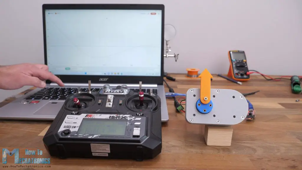 Cómo convertir cualquier motor CC en un servomotor
