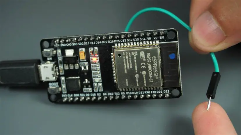 Pines ESP32 para sensores táctiles capacitivos con Arduino IDE Pines ESP32 para sensores táctiles capacitivos con Arduino IDE