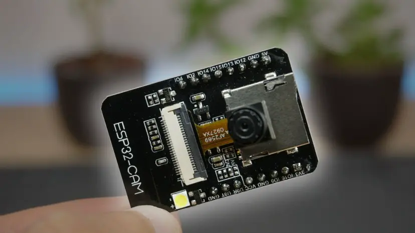 Streaming de vídeo ESP32 CAM y reconocimiento facial con Arduino IDE Streaming de vídeo ESP32 CAM y reconocimiento facial con Arduino IDE