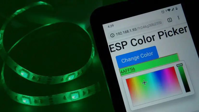 Tira de LED RGB ESP32/ESP8266 con servidor web selector de color