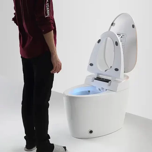 Inodoro con descarga automática y control remoto inteligente para...