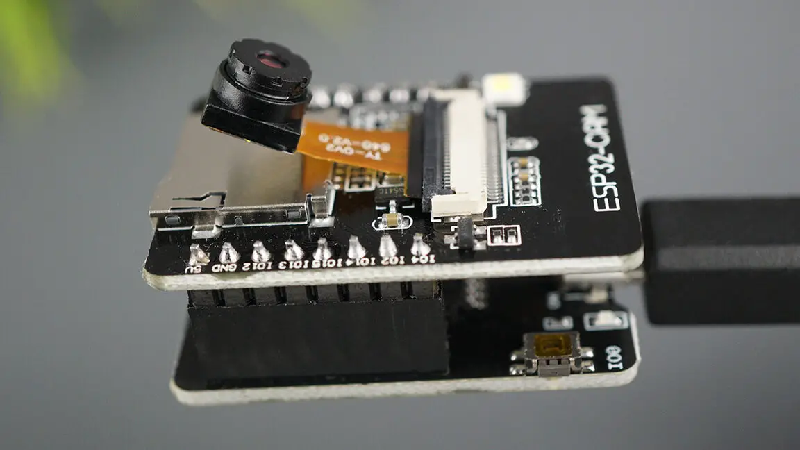 Cargue el código a ESP32-CAM usando ESP32-CAM-MB USB |